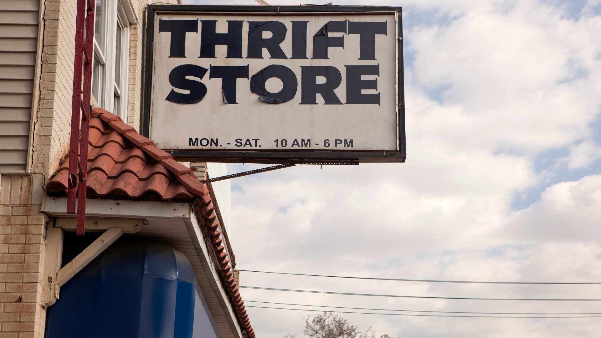 Why Thrifting is The Superior Shopping Experience